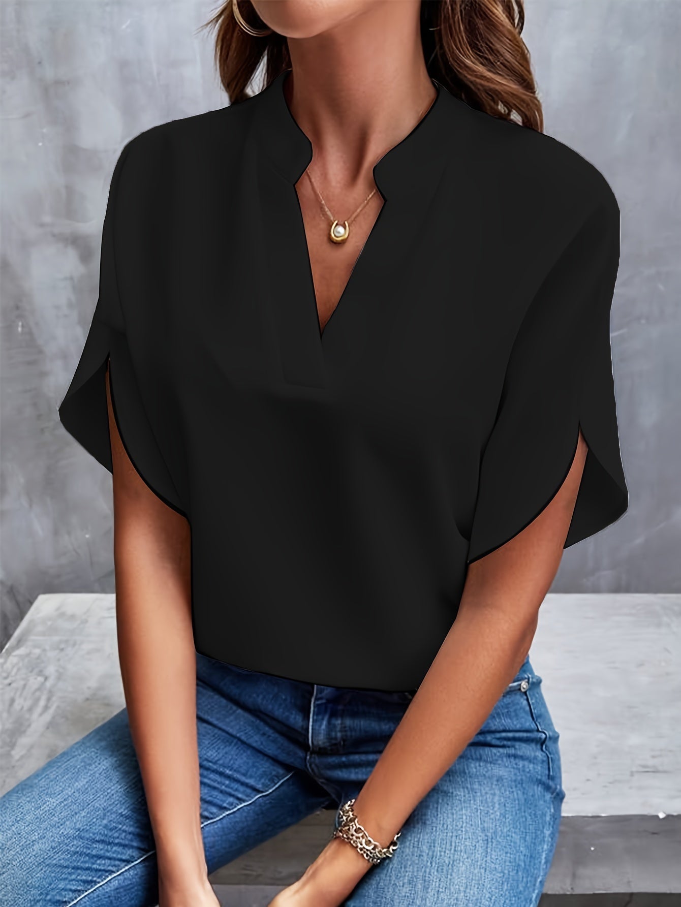 Emma | Elegant Damebluse med V-udskæring